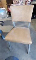 METAL UPHOLSTERED CHAIR