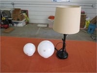 Lamp & 2 lamp glass globes