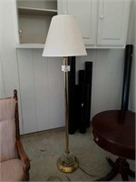 Floor lamp with Crystal and brass bottom