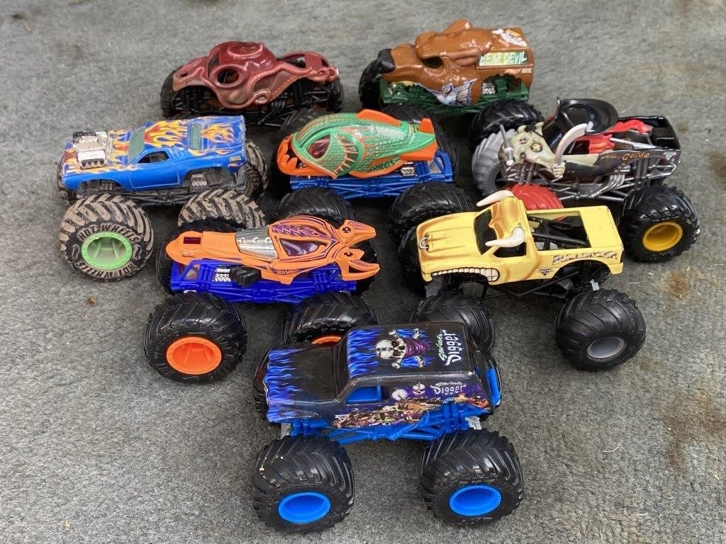 (X8) Hotwheels Monster Jam Monster Trucks