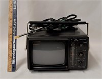 REALISTIC Portable TV-Tested
