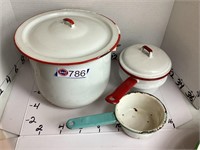 White Enamelware set, pot and lid, medium pot