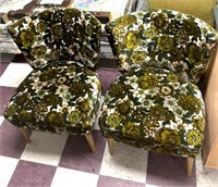 2 matching retro cushion chairs