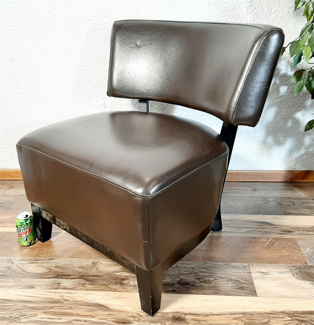 Fauteuil style cuir confortable 25"L solide, A-1