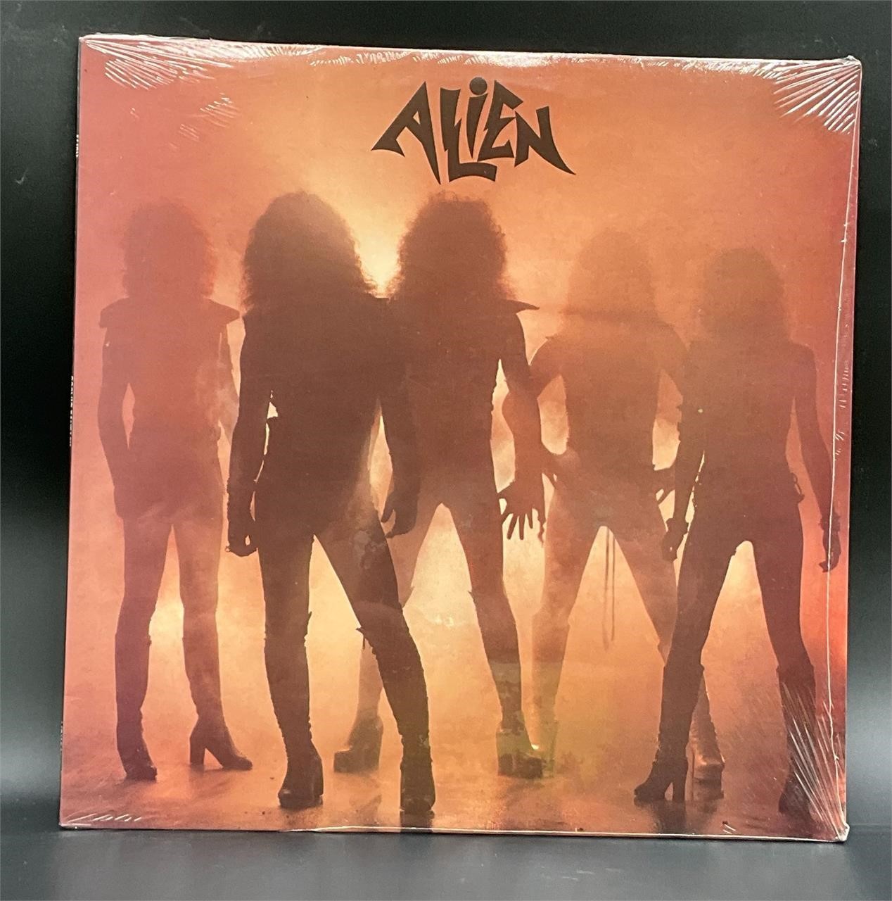 Sealed 1983 Alien "Cosmic Fantasy" Mini-Album