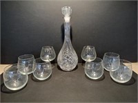 Decanter with 8 Drinking Glasses