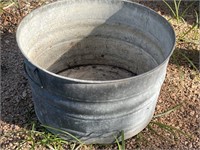 Vintage Galvanized Round Metal Tub / Planter