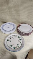 Christmas and decorative dinner plates.