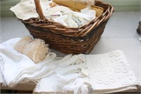 Basket with Placemats & Linen