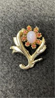 Small Vintage Gold Tone Brooch With Pink Stones &