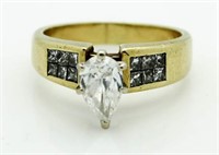 18kt Gold 1.00 ct Pear Cut Diamond Ring