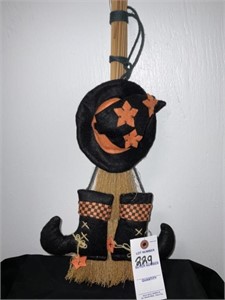 WITCHES BROOM HANGING DECOR