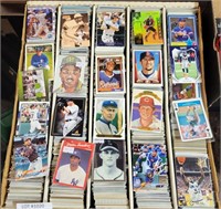 APPROX. 4000 MIXED SPORTS CARDS