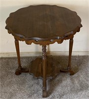 Vintage round table 29" x 30“