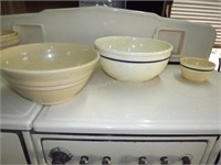 3 Stoneware Mixing Bowls W/Smooth Shoulders &