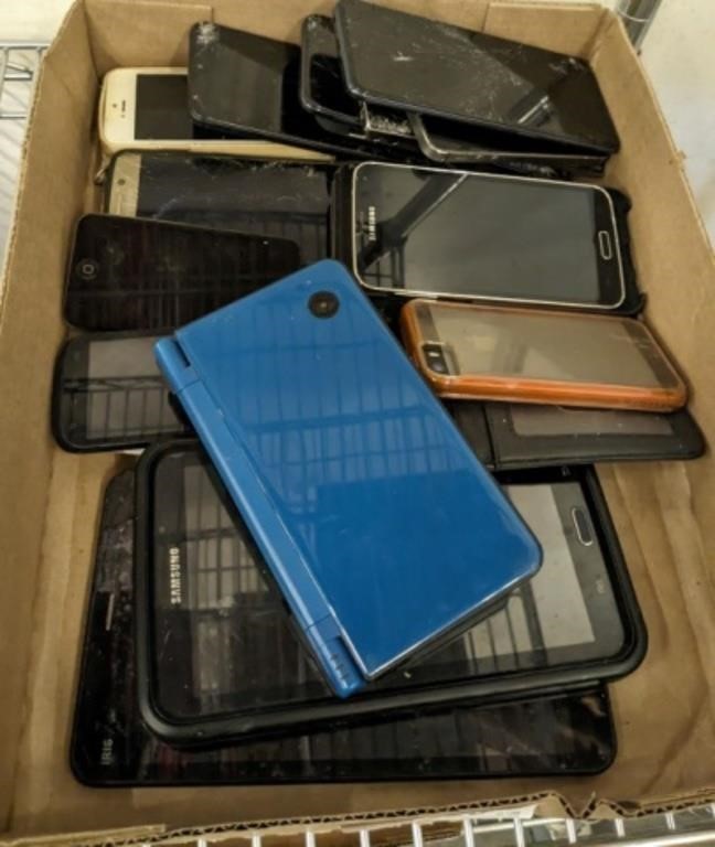 TRAY OF PHONES AND TABLETS, UNTESTED