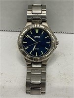 LORUS 100 FEET / 30 METERS DIVER'S WATCH - WATER