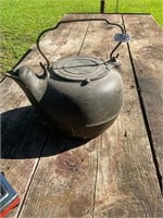 Cast Iron Kettle- Sizes in pics
