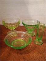 4 pieces of mixed pattern uranium glass including