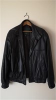 Men's leather jacket. Medium.
Used