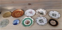 Lot of assorted collector plates >>> LOOK >>>