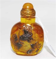 Chinese amber colour snuff bottle