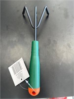 Plastic grip cultivator