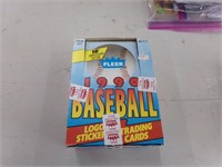 box w/4 packs Fleer Baseball cards