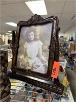 ANTIQUE STYLE DRESSER TOP PHOTO FRAME