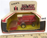 Small IH decal, IH combine w/8 row corn head