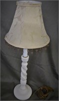 WOOD LAMP WITH DECORATIVE SHADE