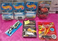 N - LOT OF COLLECTIBLE CARS (R99)