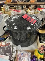 Large granite cook pot