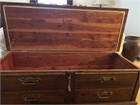 Lane hope chest with key