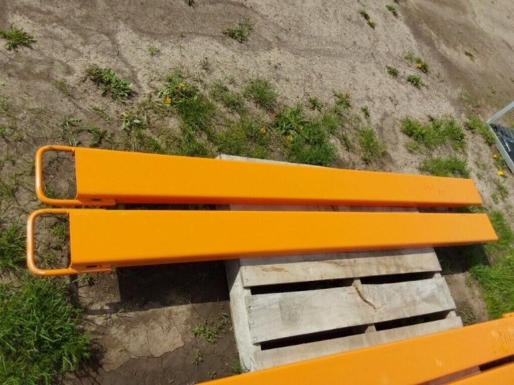 New unused 7' pallet fork extensions