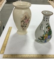 2 ceramic vases