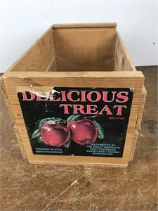 Delicious Treat Apple Wooden Box
