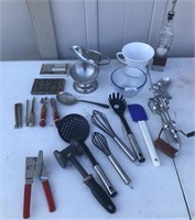 Large lot of Kitchen Utensils