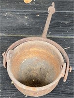 6" Iron Lead Pot