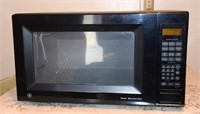 GE Sensor Microwave Oven with Turn Table