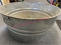 Lrg modern galvanized tub - 24in diameter