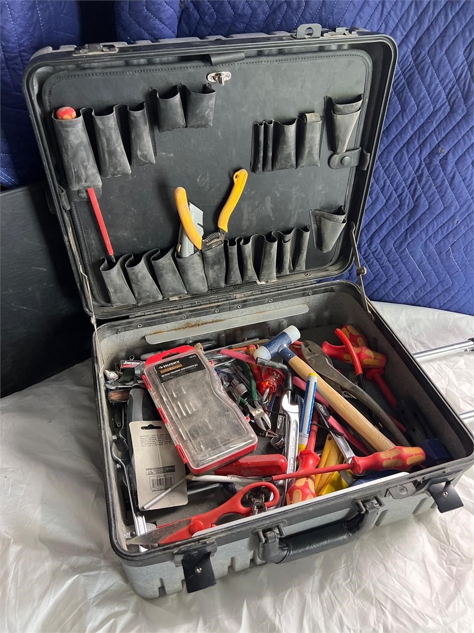 ROLLING TOOL BOX WITH TOOLS