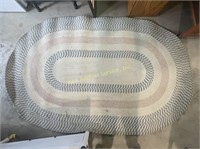 Oval rug, 98x63in