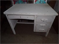White painted desk, side drawers are stuck