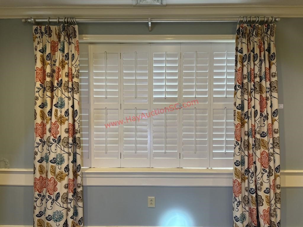 LOT - PLANTATION SHUTTERS