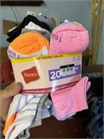 size large 20pr now show girls socks