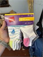 size large 12 pack girls no show socks Hanes