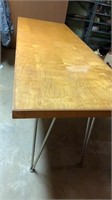 Long blonde wood table w/ hairpin legs