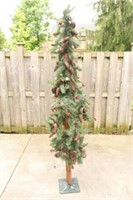Artificial Christmas Tree w Pine Cones & Lights