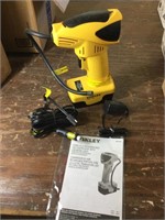 12 V cordless rechargeable compressor